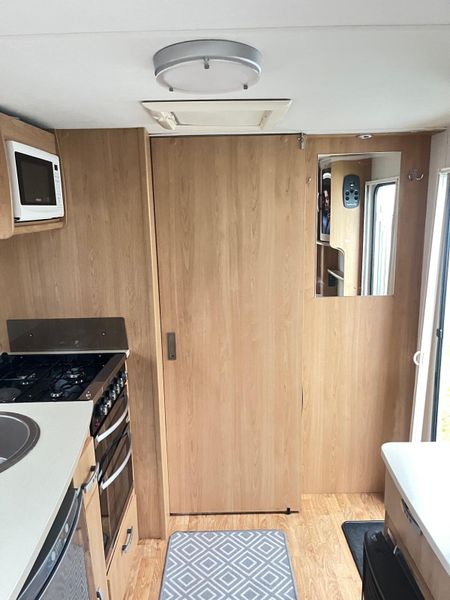 ✨STUNNING LUNAR QUASAR 462 2 BERTH✨ 391245811