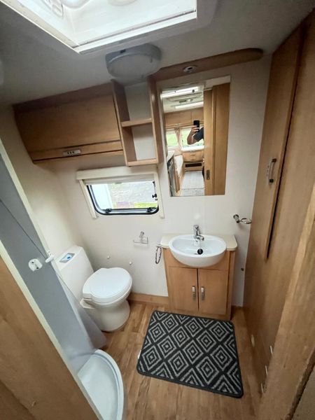 ✨STUNNING LUNAR QUASAR 462 2 BERTH✨ 391245813