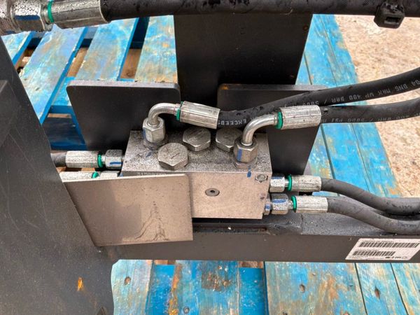 Unused ELM fork positioner fork lift carriage..... 391209069