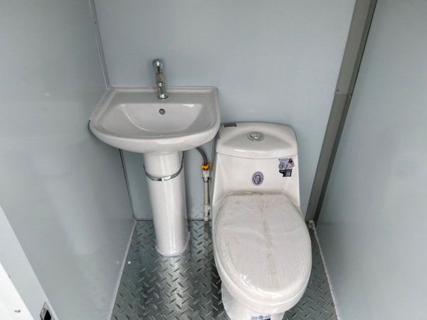 UNUSED DOUBLE TOILET CONTAINER CABIN....817m. 391209103