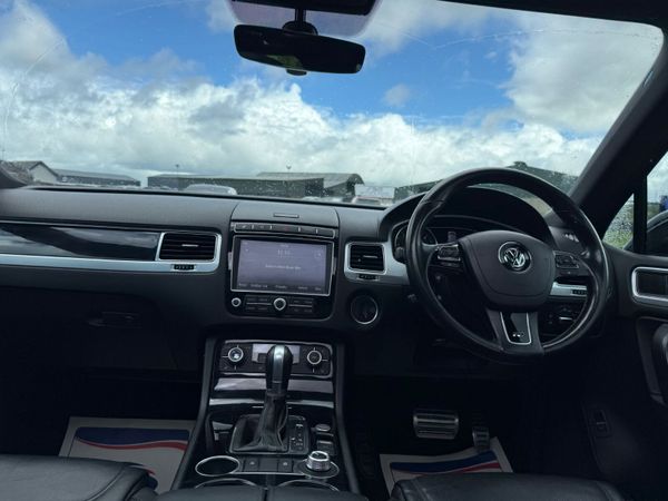 Deposit taken*****2018 Volkswagen Touareg R-Line 391393546