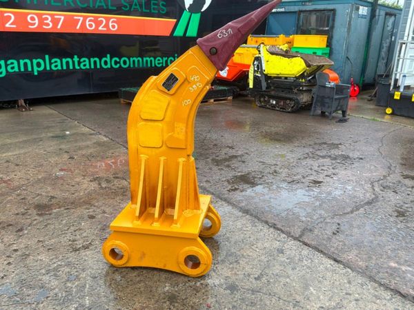 New / unused Ripper tooth.....100 / 90mm pins..... 391409592