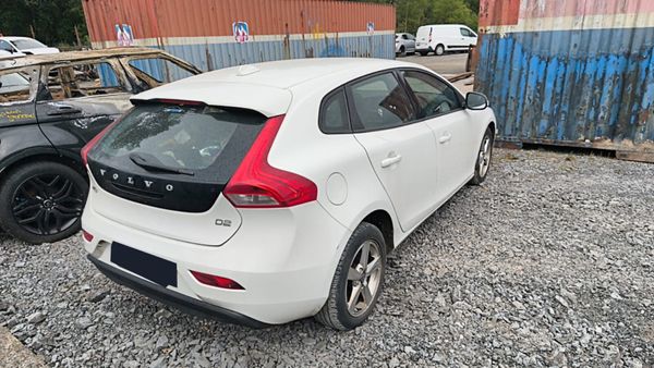 2017, Volvo V40  2.0  DIESEL FOR BREAKING! 391410804