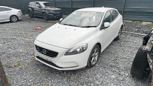 2017, Volvo V40  2.0  DIESEL FOR BREAKING! 391410833