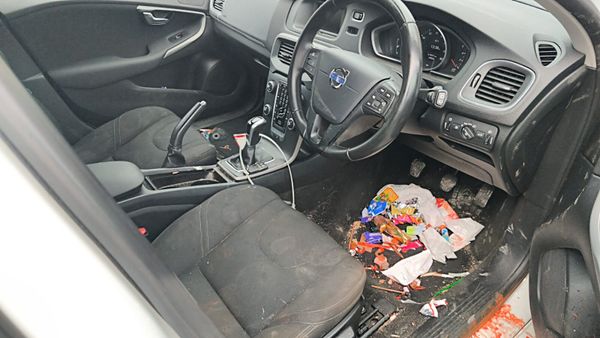 2017, Volvo V40  2.0  DIESEL FOR BREAKING! 391410834