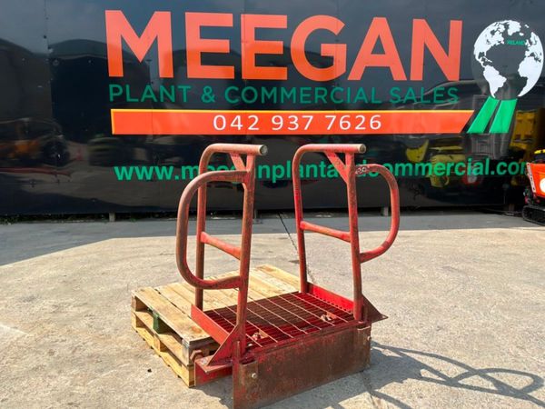 Trench box ladder safe platform / access gantry fr 391417766