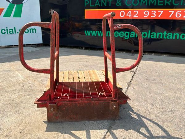 Trench box ladder safe platform / access gantry fr 391417767