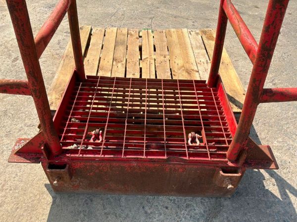 Trench box ladder safe platform / access gantry fr 391417768