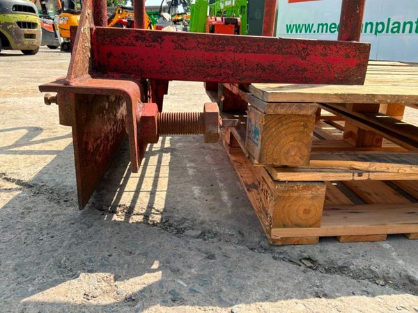 Trench box ladder safe platform / access gantry fr 391417772