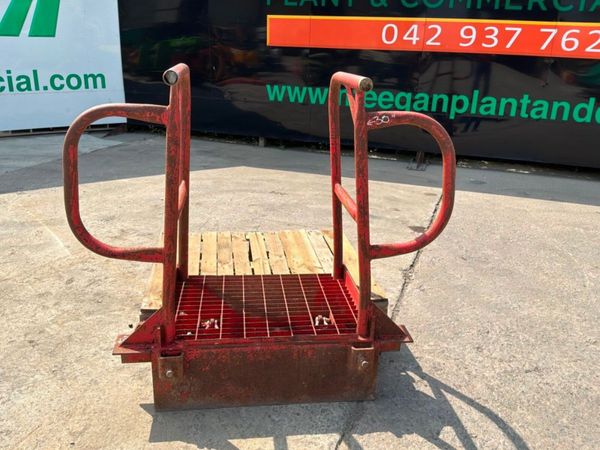 Trench box ladder safe platform / access gantry fr 391417775
