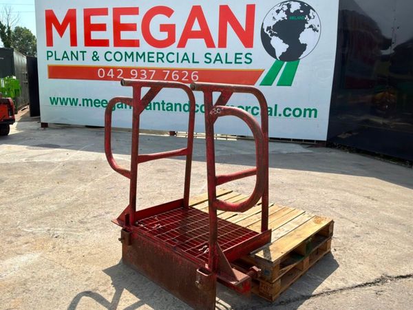 Trench box ladder safe platform / access gantry fr 391417776