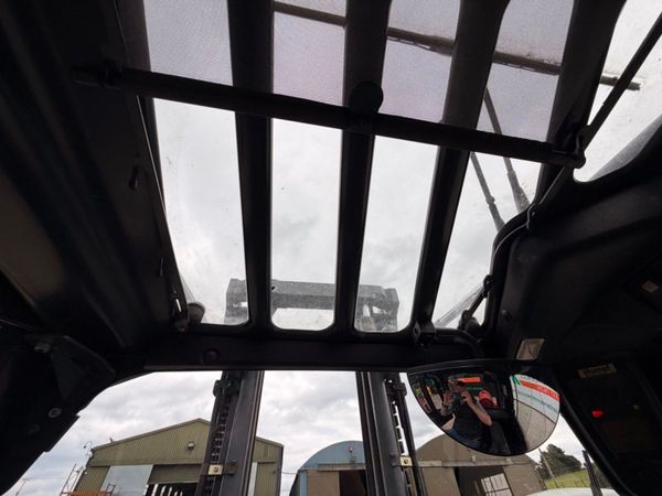 2015 LINDE 5 TON forklift .....full cab , fork pos 391688442