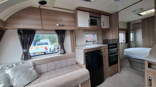 Swift Challenger S Line 4 berth island bed carsvan 391621720