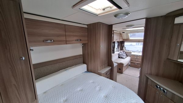 Swift Challenger S Line 4 berth island bed carsvan 391621724