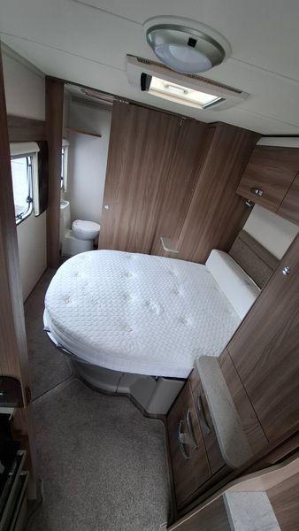 Swift Challenger S Line 4 berth island bed carsvan 391621727