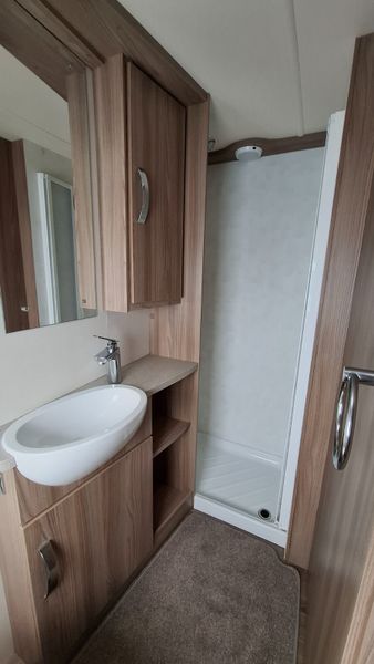 Swift Challenger S Line 4 berth island bed carsvan 391621729