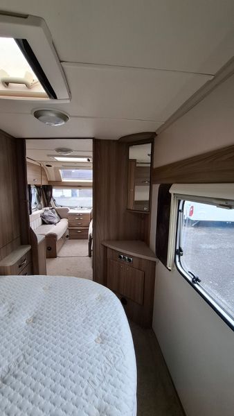 Swift Challenger S Line 4 berth island bed carsvan 391621730