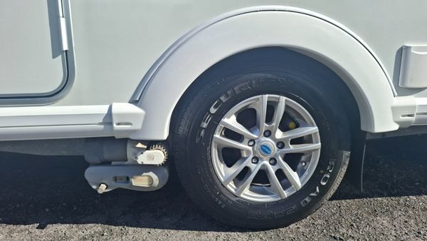 Bailey Pegasus  GT70 Modena Island Bed 391622151