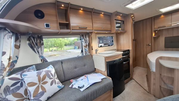 Bailey Pegasus  GT70 Modena Island Bed 391622157