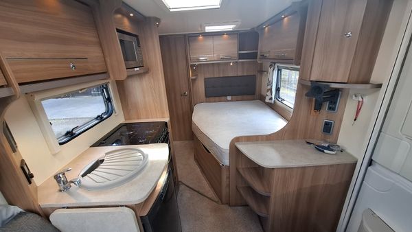Bailey Pegasus  GT70 Modena Island Bed 391622161