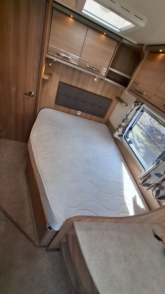 Bailey Pegasus  GT70 Modena Island Bed 391622164