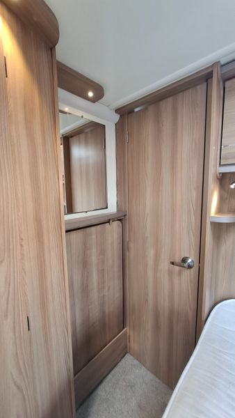 Bailey Pegasus  GT70 Modena Island Bed 391622166