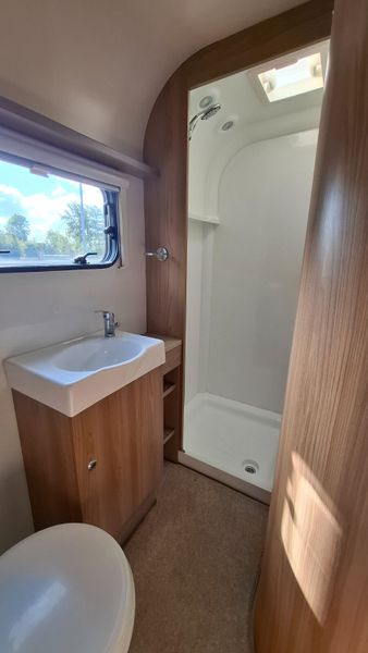Bailey Pegasus  GT70 Modena Island Bed 391622170