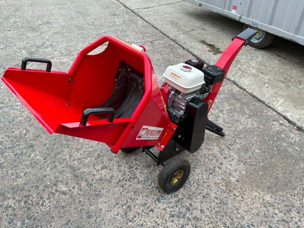 New / unused Honda garden shredder / wood chipper. 391623943