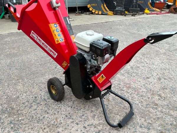 New / unused Honda garden shredder / wood chipper. 391623948