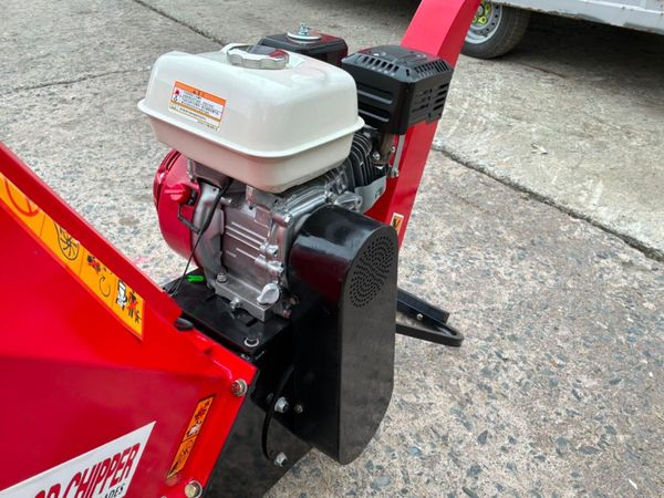 New / unused Honda garden shredder / wood chipper. 391623918