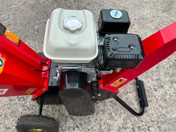 New / unused Honda garden shredder / wood chipper. 391623923