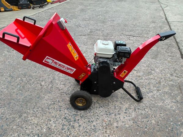 New / unused Honda garden shredder / wood chipper. 391623925