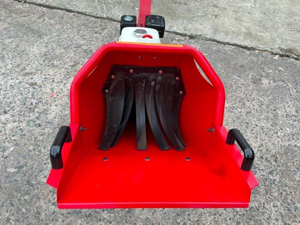 New / unused Honda garden shredder / wood chipper. 391623932