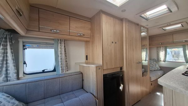 Elddis Xplore 5 Berth Caravan 391632466