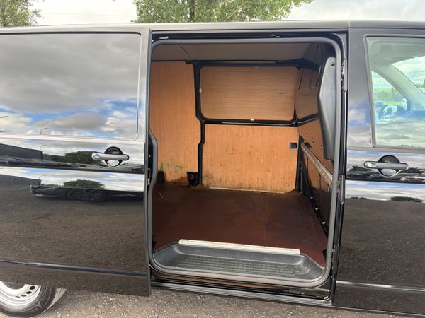 Volkswagen Transporter 391781825