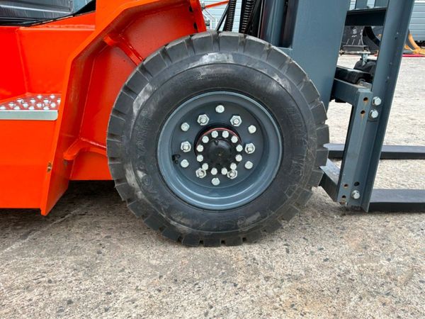 New / unused JQ Power 2.5 ton forklift..container 391701271