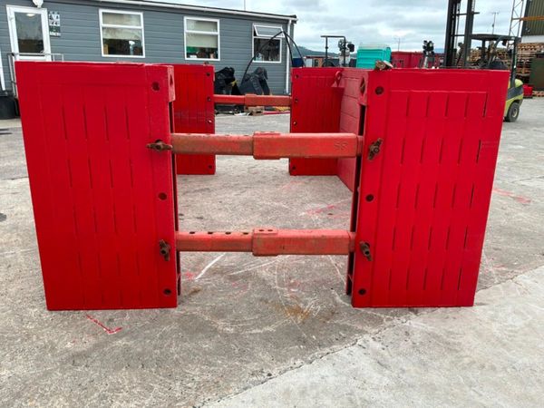 Conquip Manhole trench box / shoring support...... 391712642