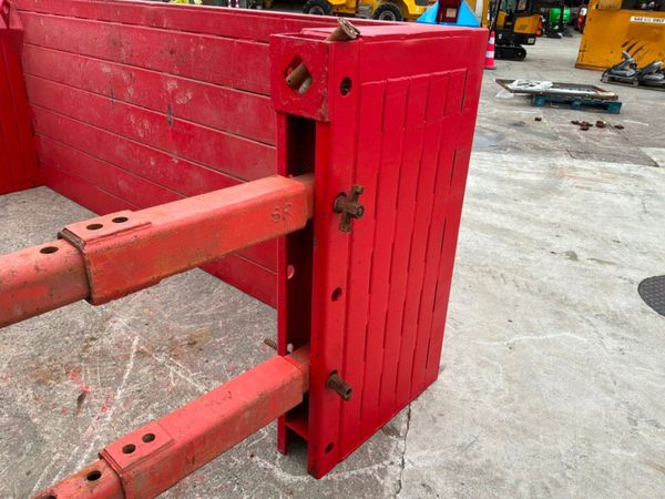 Conquip Manhole trench box / shoring support...... 391712643