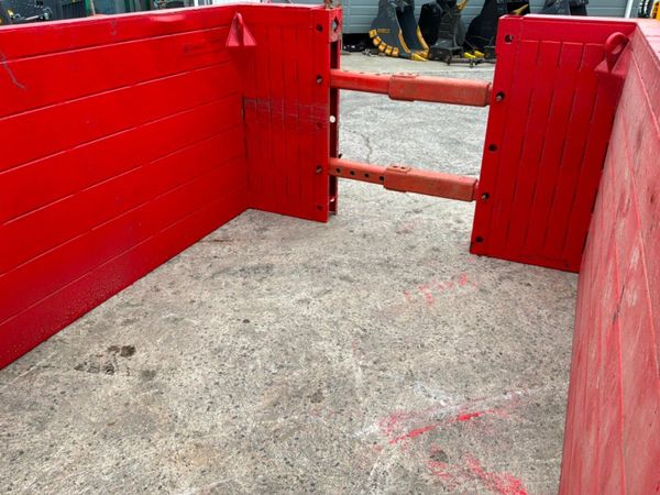 Conquip Manhole trench box / shoring support...... 391712656