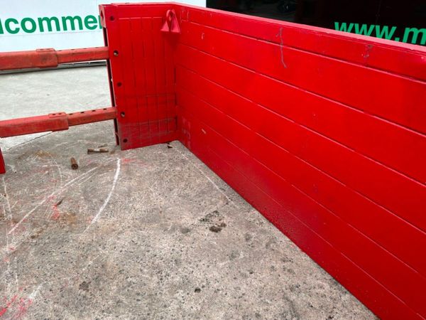 Conquip Manhole trench box / shoring support...... 391712637