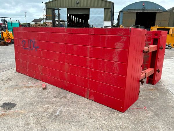Conquip Manhole trench box / shoring support...... 391712638