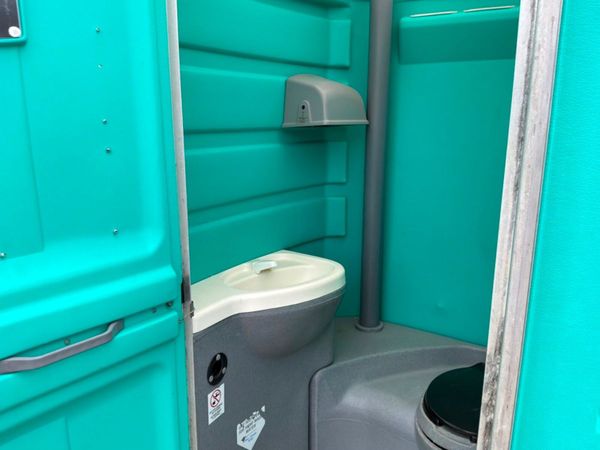 PORTABLE LOO / SELF BUILD SITE TOILET....2010. 391717697