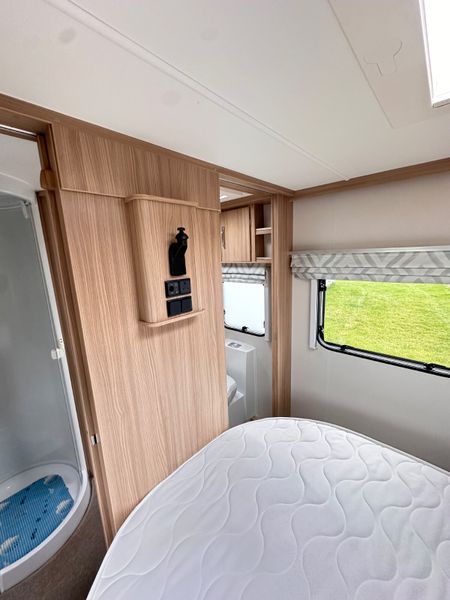 ✨STUNNING COACHMAN VISION 545 4 BERTH ISLAND BED✨ 391855516