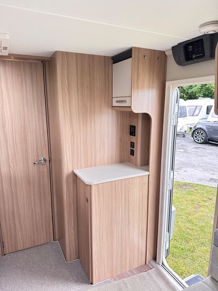 ✨STUNNING COACHMAN VISION 545 4 BERTH ISLAND BED✨ 391855517