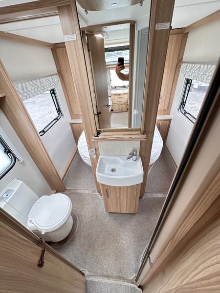 ✨STUNNING COACHMAN VISION 545 4 BERTH ISLAND BED✨ 391855518