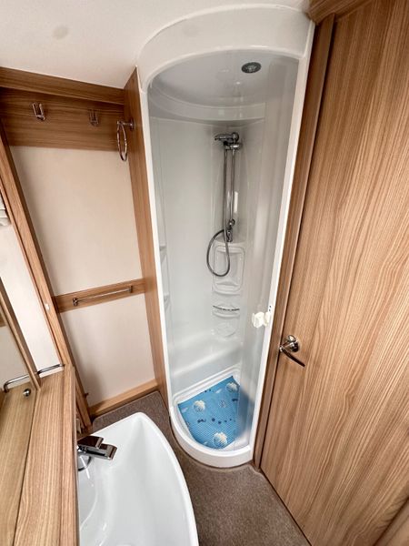 ✨STUNNING COACHMAN VISION 545 4 BERTH ISLAND BED✨ 391855520
