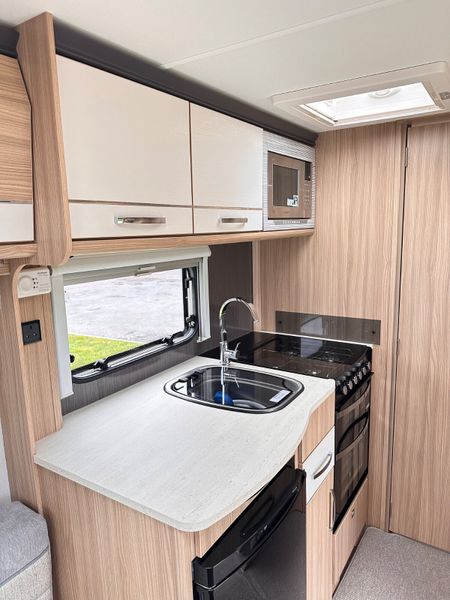 ✨STUNNING COACHMAN VISION 545 4 BERTH ISLAND BED✨ 391855522