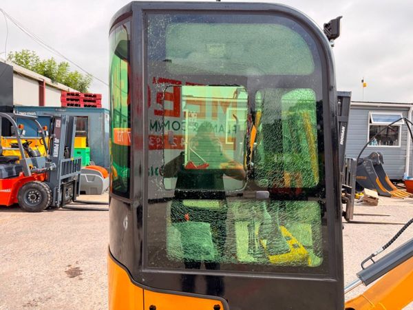 DIESEL  2026 JPC  Mini micro Digger....Full cab... 391805751