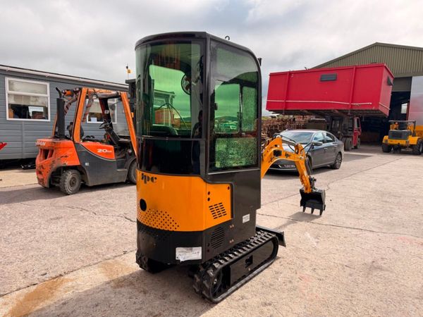DIESEL  2026 JPC  Mini micro Digger....Full cab... 391805755