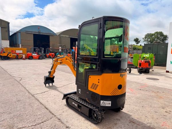 DIESEL  2026 JPC  Mini micro Digger....Full cab... 391805757